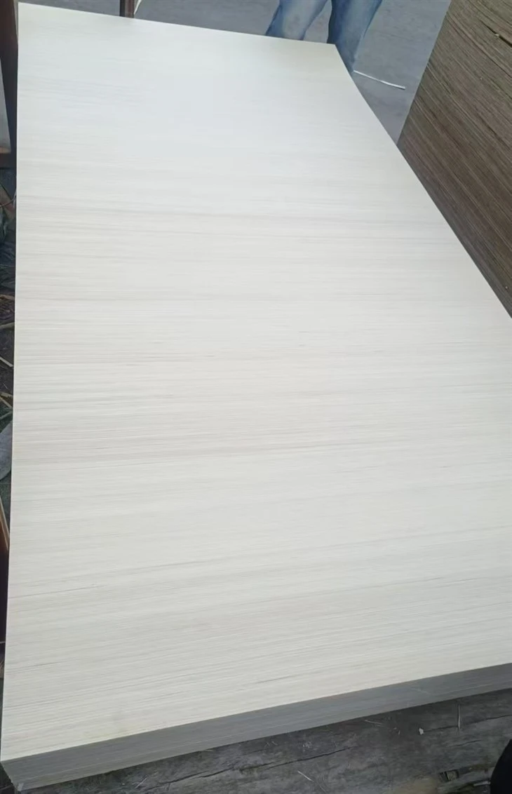 Red/White Engineering Plywood For Furniture/Ceiling/Wall Decoration